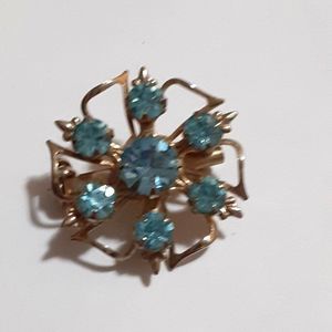 Vintage gold tone blue glass brooch 1" pin